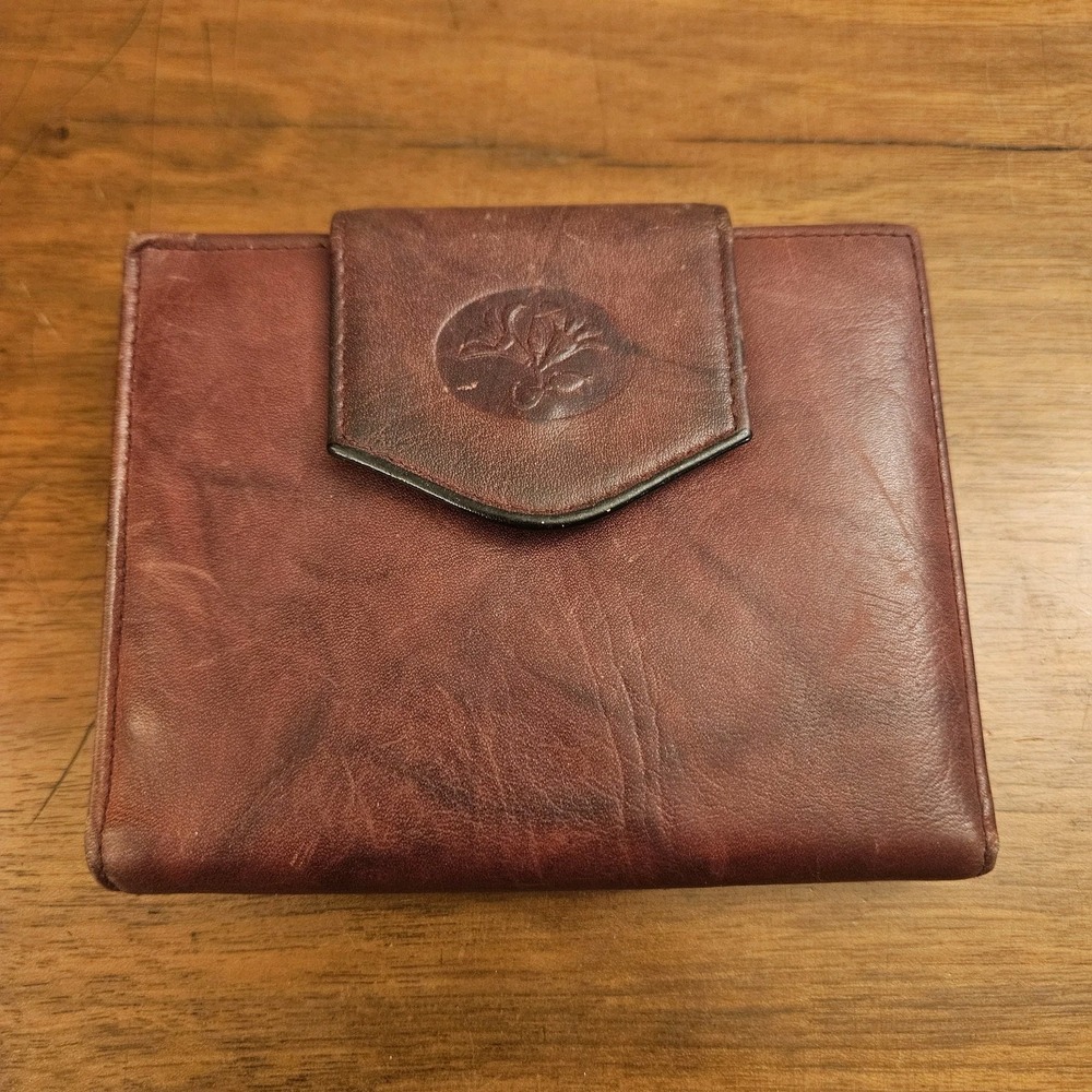Buxton Women's Top Grain Cowhide Leather Burgundy Wallet Kiss Lock Coin Pouch